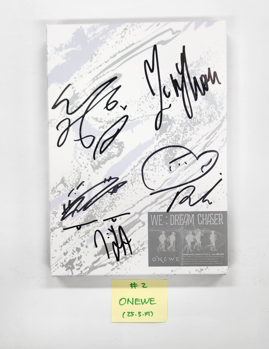 ONEWE "WE : Dream Chaser" - Hand Autographed(Signed) Promo Album [25.3.17]