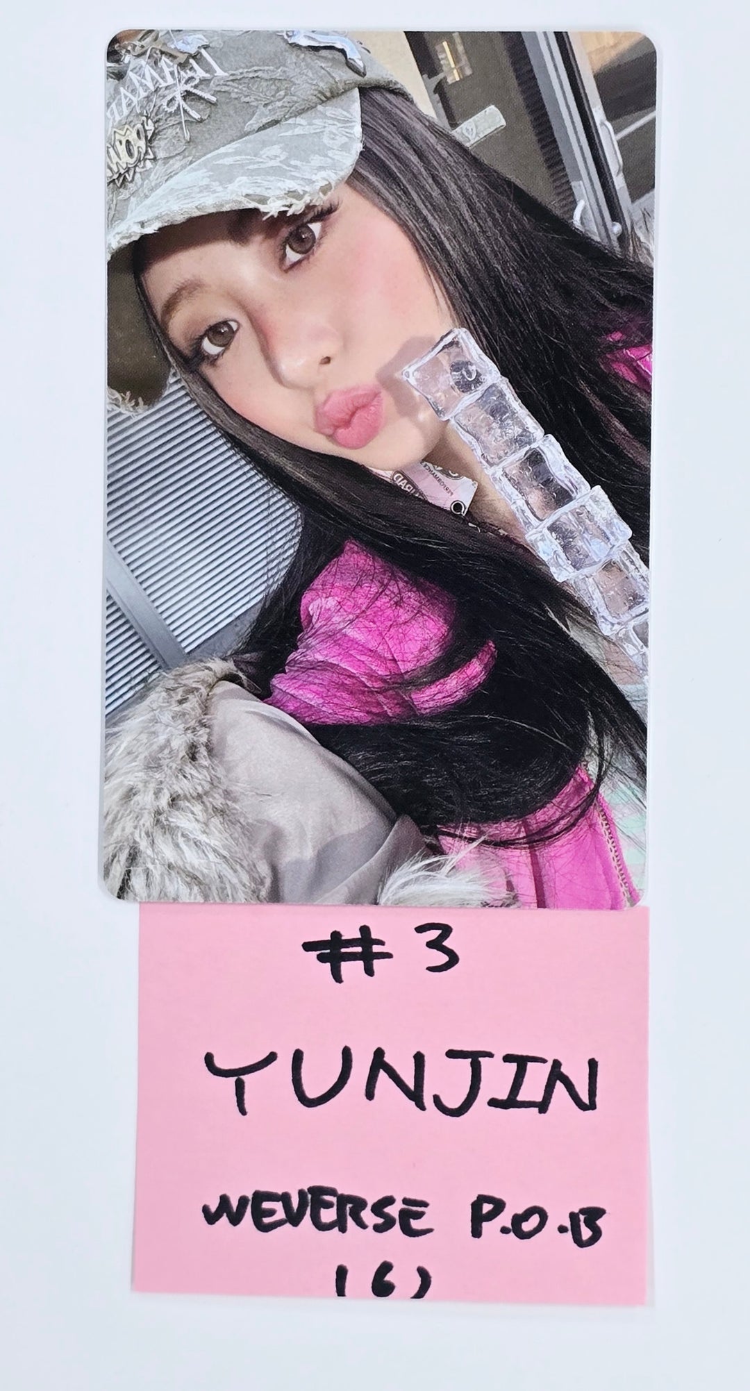 Le Sserafim "Hot" - Weverse Shop Pre-Order Benefit Photocard [25.3.18]