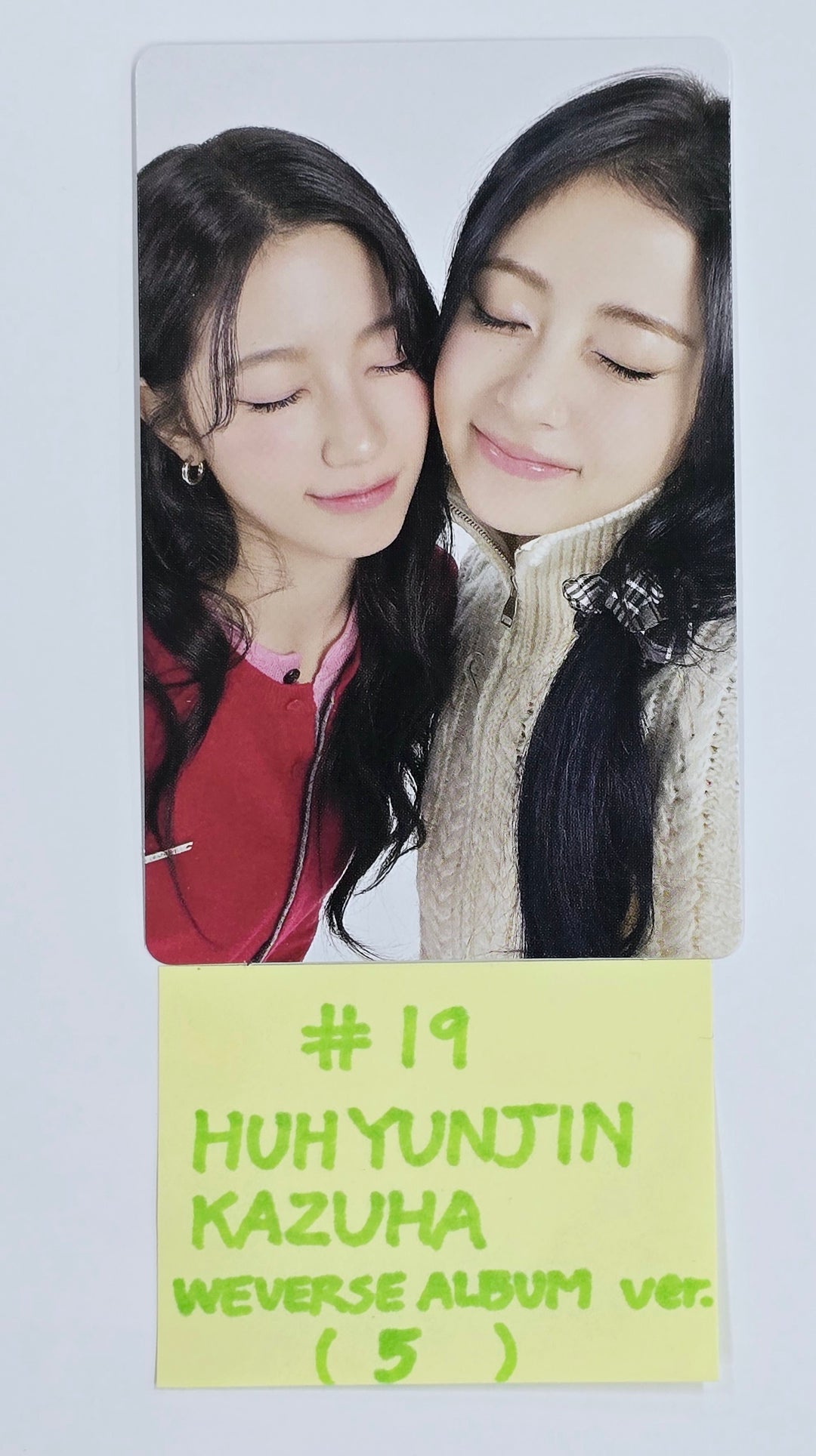 Le Sserafim "Hot" - Official Photocard [Weverse Album Ver.] [25.3.18]