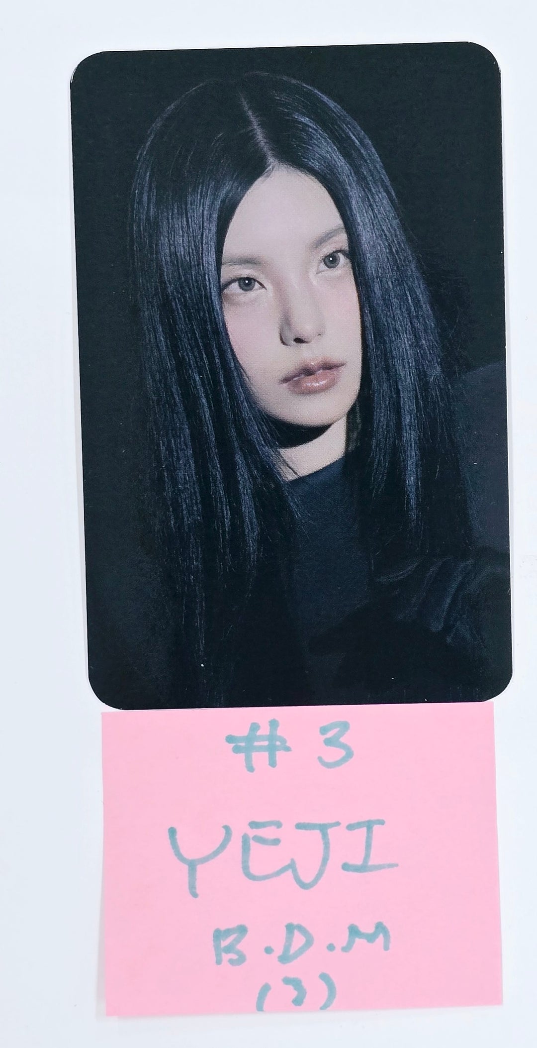 YEJI (Of ITZY) "Air" - Blue Drea Media Pre-Order Benefit Photocard [25.3.21]