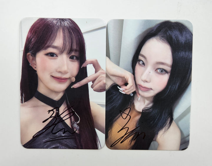 HAEWON& KYUJIN (Of NMIXX) "Fe3O4: FORWARD" - Hand Autographed(Signed) Photocard [25.04.15]