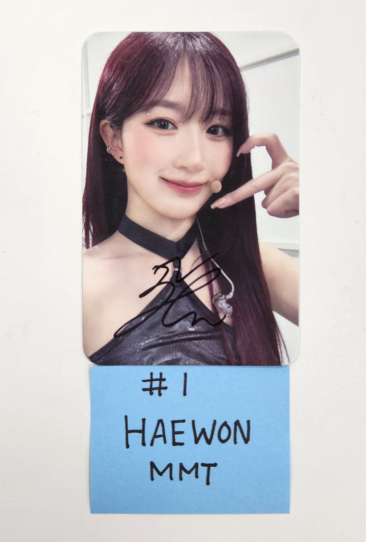 HAEWON& KYUJIN (Of NMIXX) "Fe3O4: FORWARD" - Hand Autographed(Signed) Photocard [25.04.15]