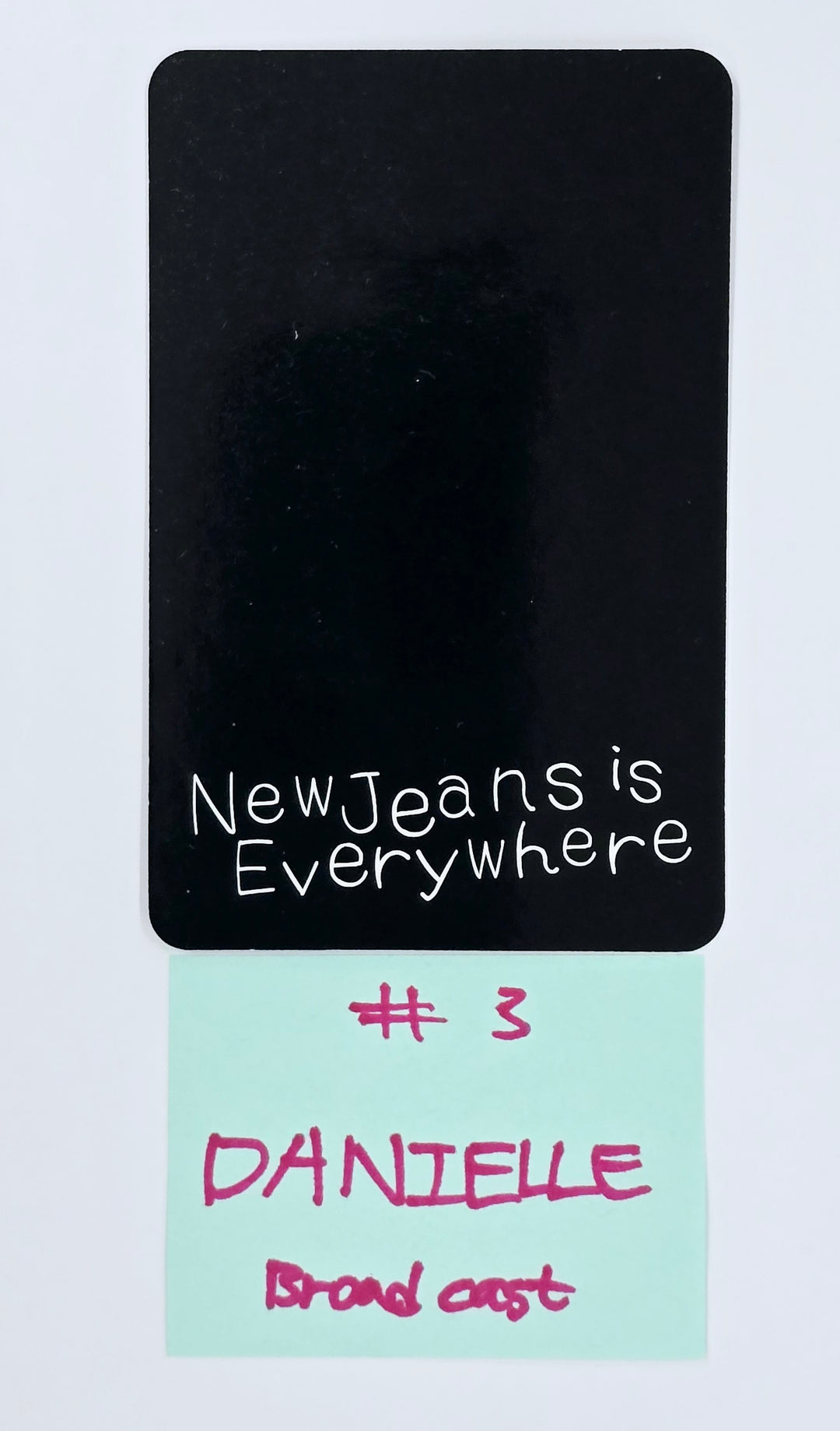 Newjeans "Supernatural" - Broadcast Photocard [25.4.17]