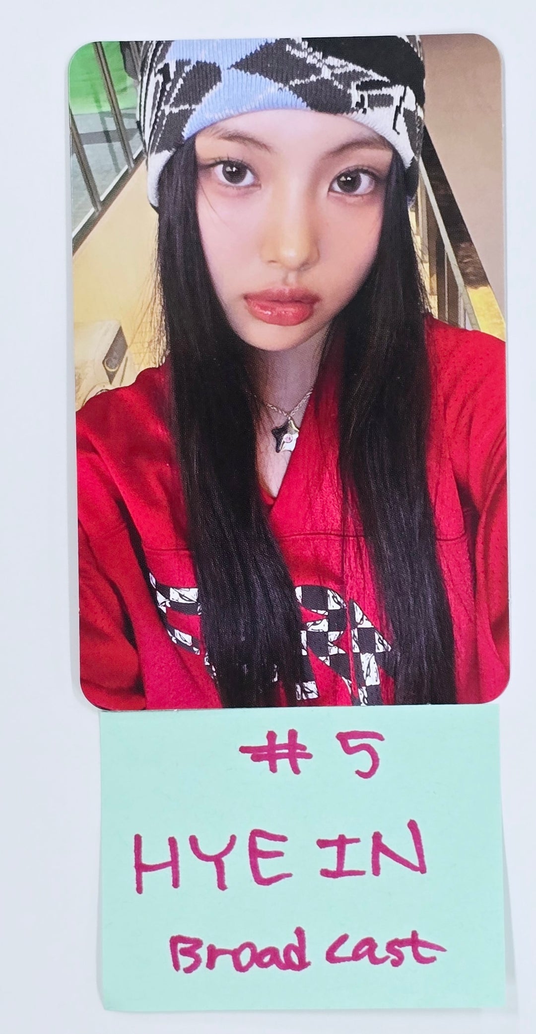 Newjeans "Supernatural" - Broadcast Photocard [25.4.17]