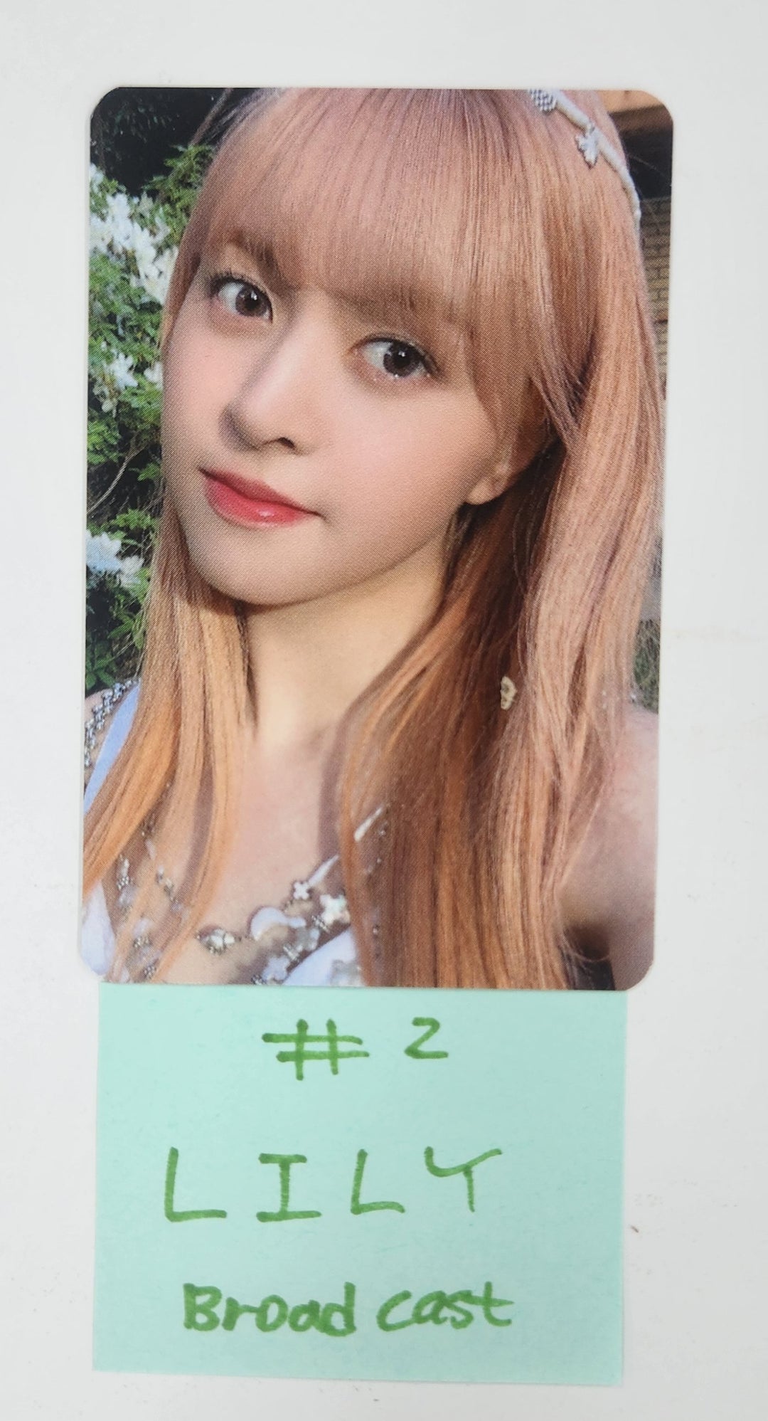 LILY (Of NMIXX) - Broadcast Photocard [25.4.17]