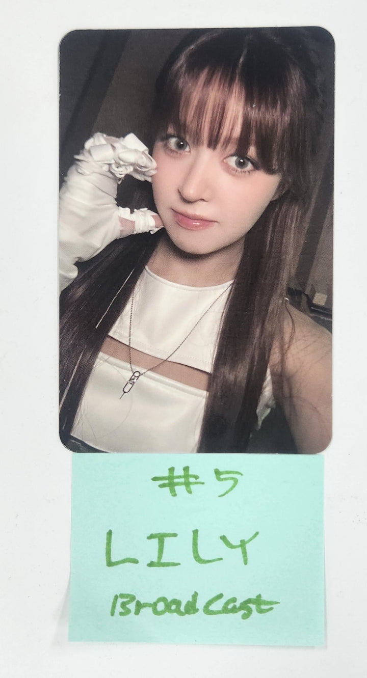 LILY (Of NMIXX) - Broadcast Photocard [25.4.17]