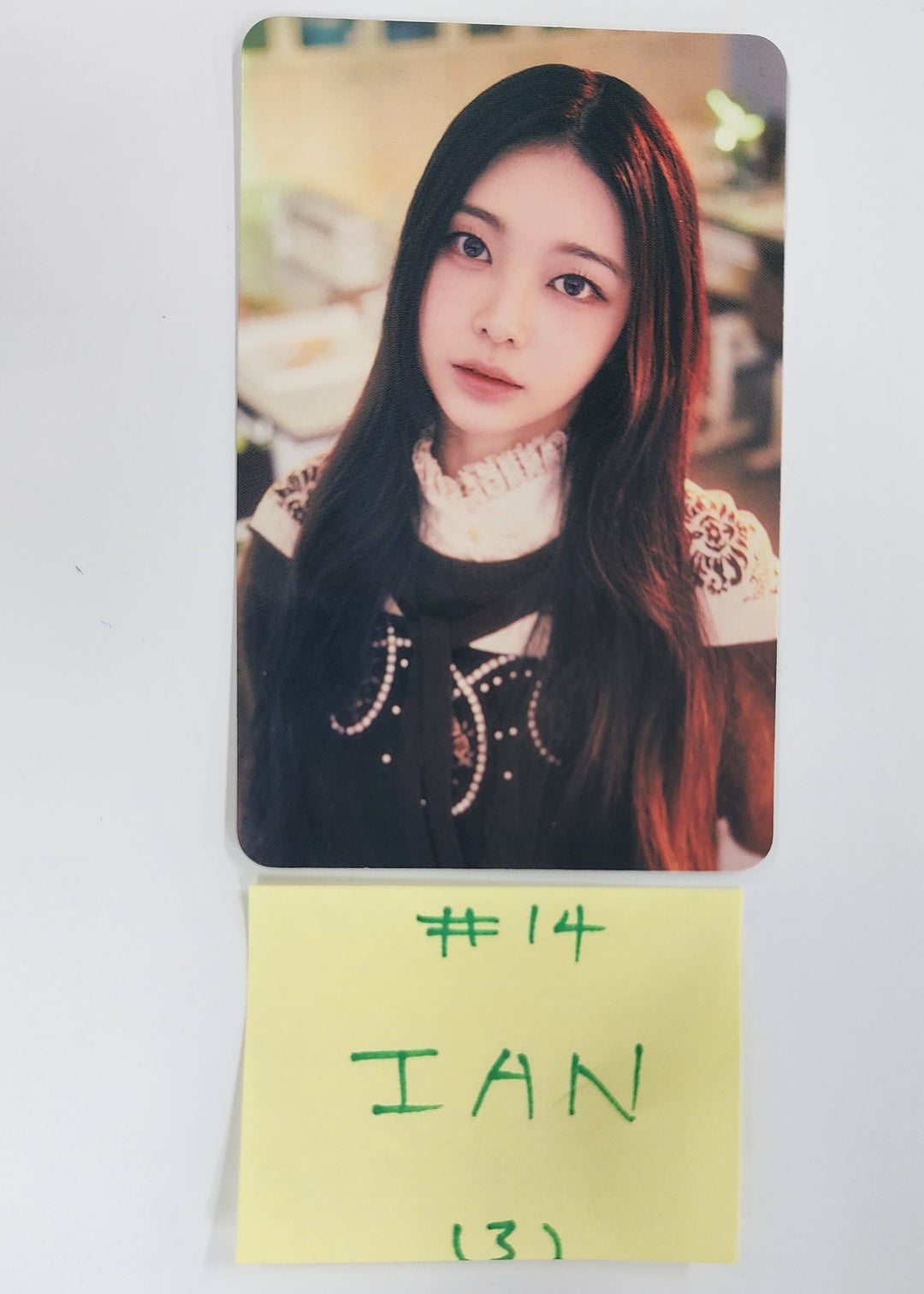 Hearts2Hearts "The Chase" - Official Trading Photocard [25.4.25]