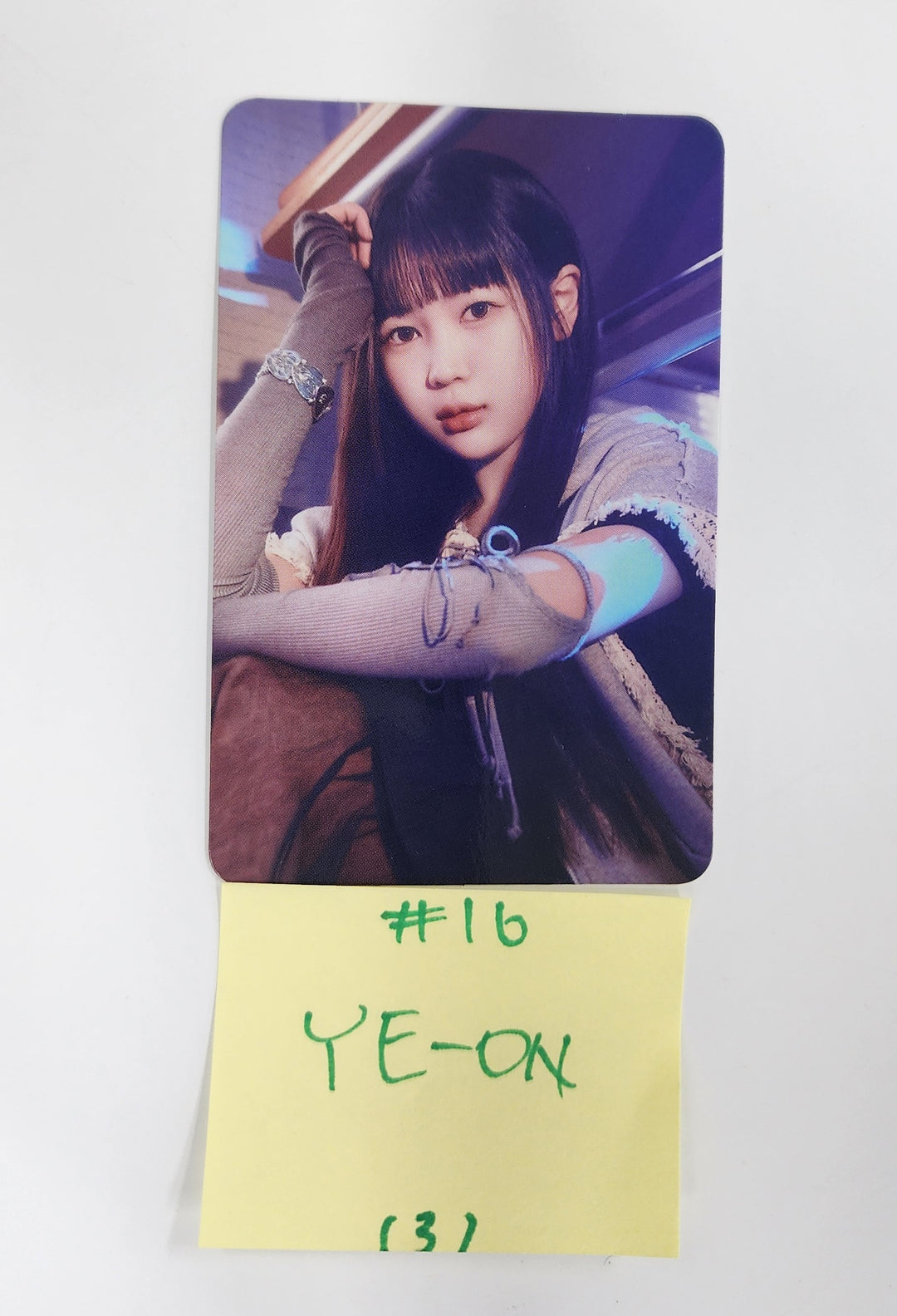 Hearts2Hearts "The Chase" - Official Trading Photocard [25.4.25]