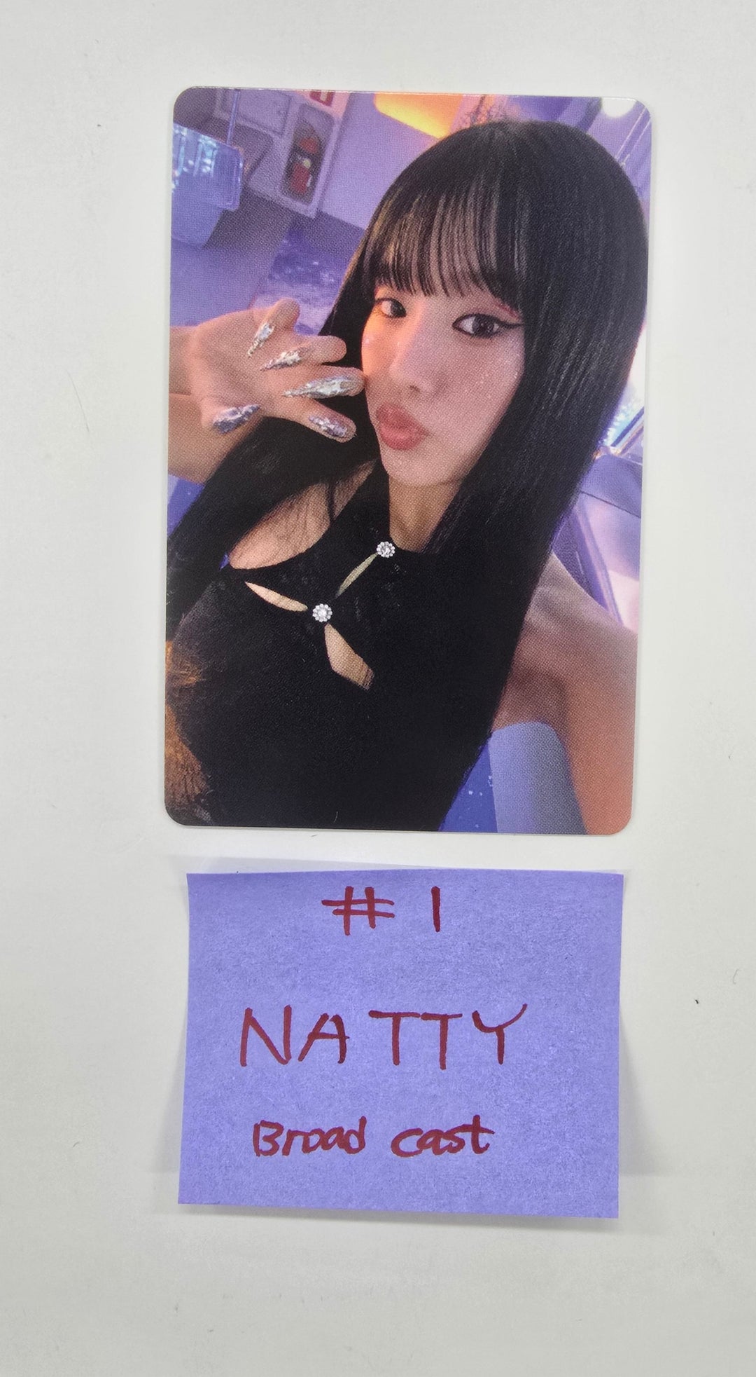 Kiss of Life - Broadcast Photocard [25.4.28]