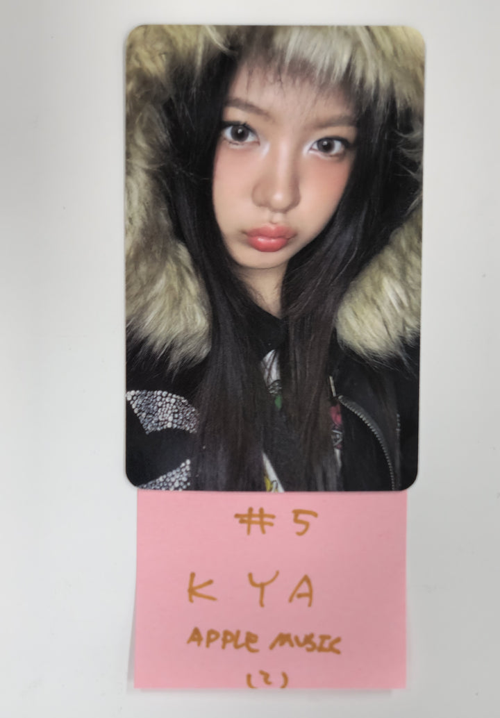 KiiiKiii "UNCUT GEM" - Apple Music Fansign Event Photocard Round 2 [DIGGING Ver.] [25.5.8]