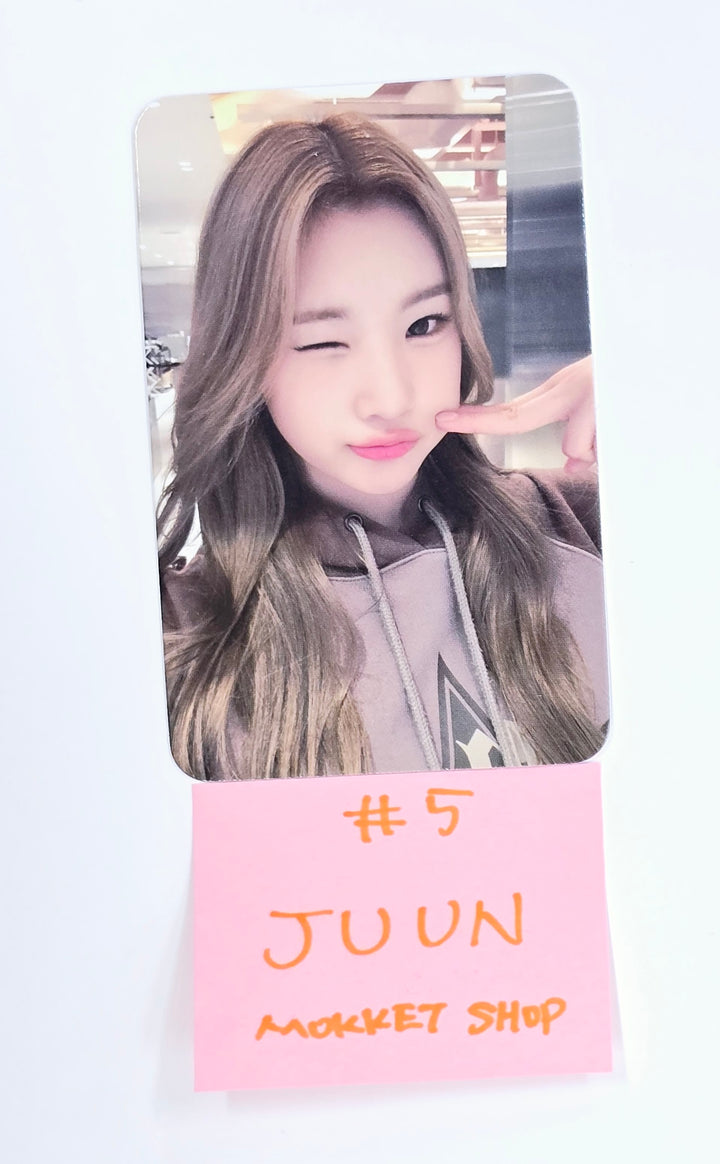 Hearts2Hearts "The Chase" - Mokket Shop Fansign Event Photocard [25.5.13]