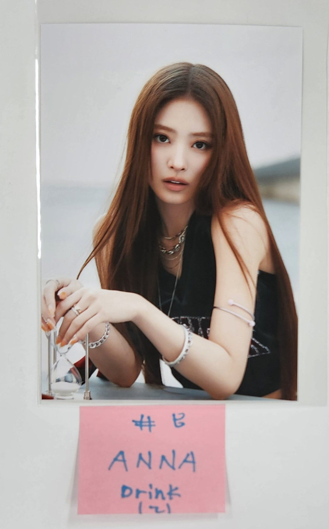 MEOVV "MY EYES OPEN VVIDE" - Who's Fan Cafe Lucky Draw Event Photocard, Drink Event Photo [25.5.13]