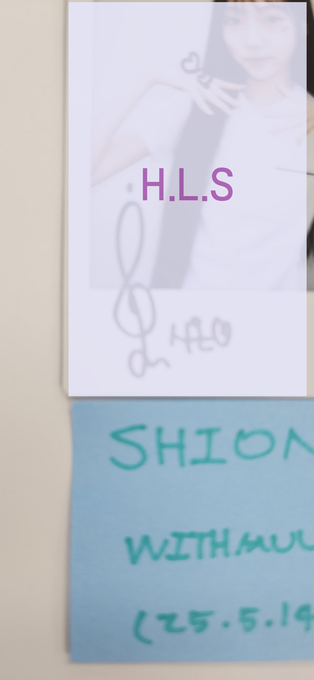 SHION (Of TripleS) Atom Double Class Objekt - Hand Autographed(Signed) Polaroid [25.5.14]