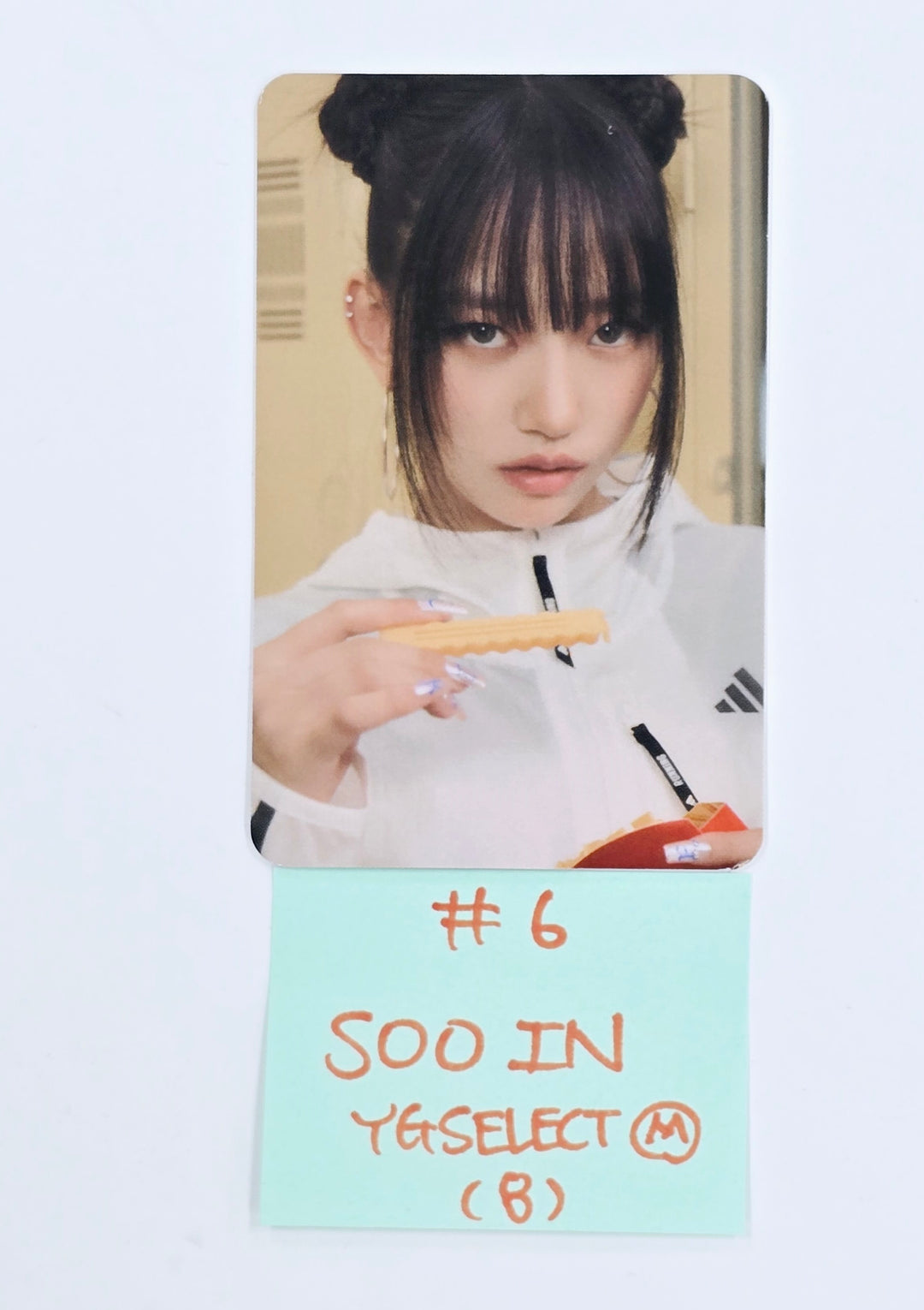 MEOVV "MY EYES OPEN VVIDE" - YG Select Pre-Order Benefit Photocard [25.5.15]