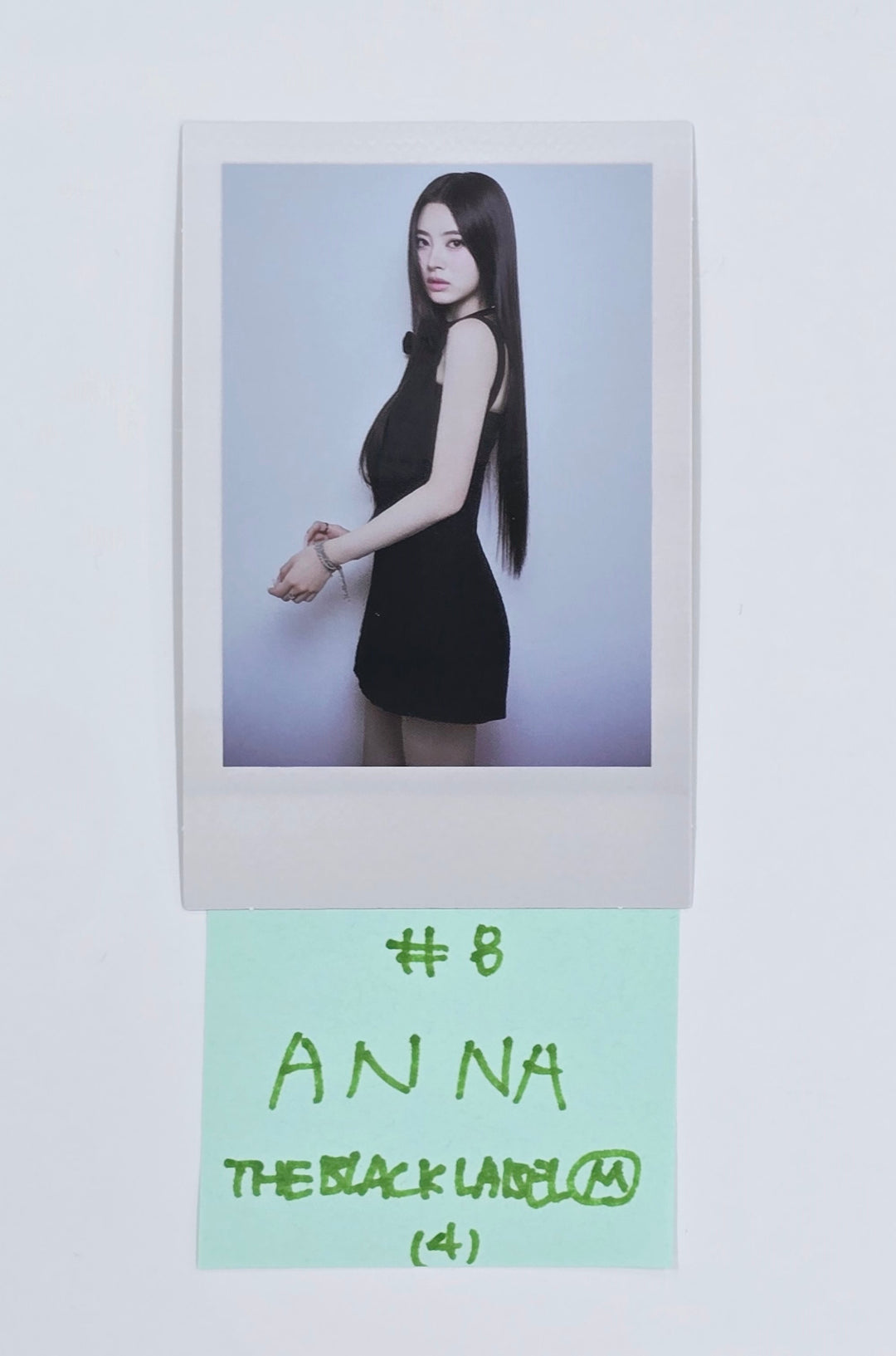 MEOVV "MY EYES OPEN VVIDE" - The Black Label Pre-Order Benefit Photocard [25.5.15]