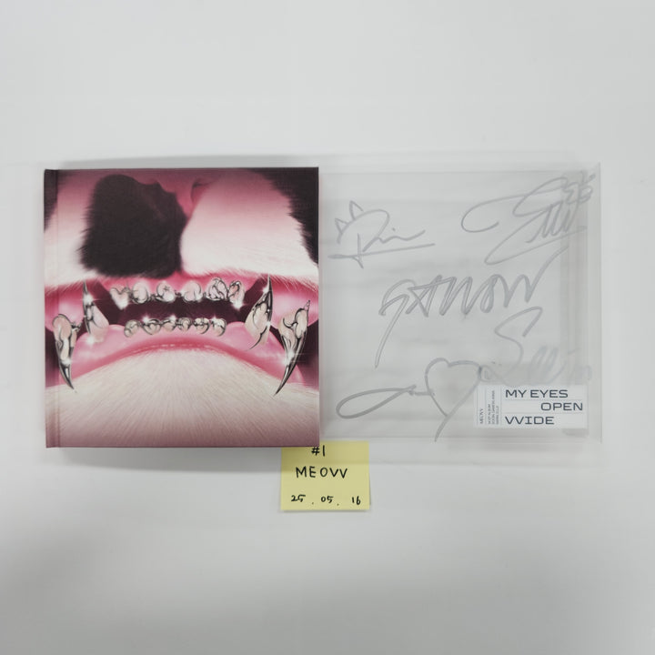MEOVV "My Eyes Open VVIDE", TripleS "Assemble25", TripleS "Visionary Vision <performante>" - Hand Autographed(Signed) Promo Album [25.05.16]