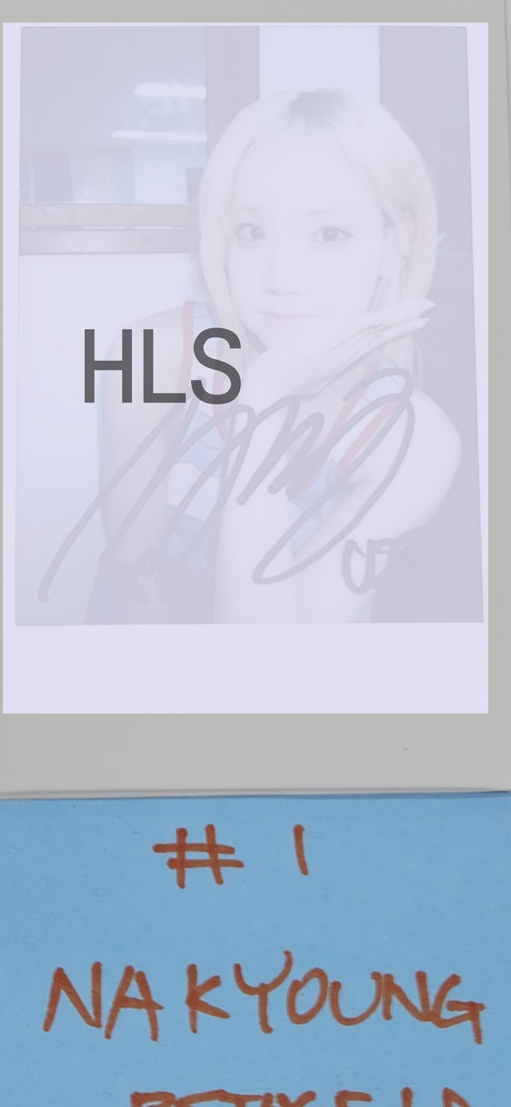 tripleS "ASSEMBLE25" - Hand Autographed(Signed) Polaroid [25.5.23]