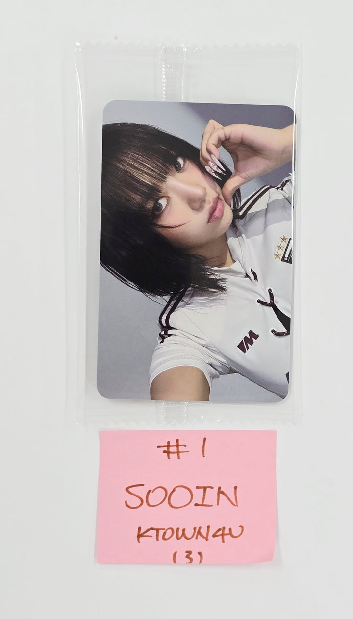 MEOVV "MY EYES OPEN VVIDE" -  Ktown4U Studio Choom Gift Photocard [25.5.28]