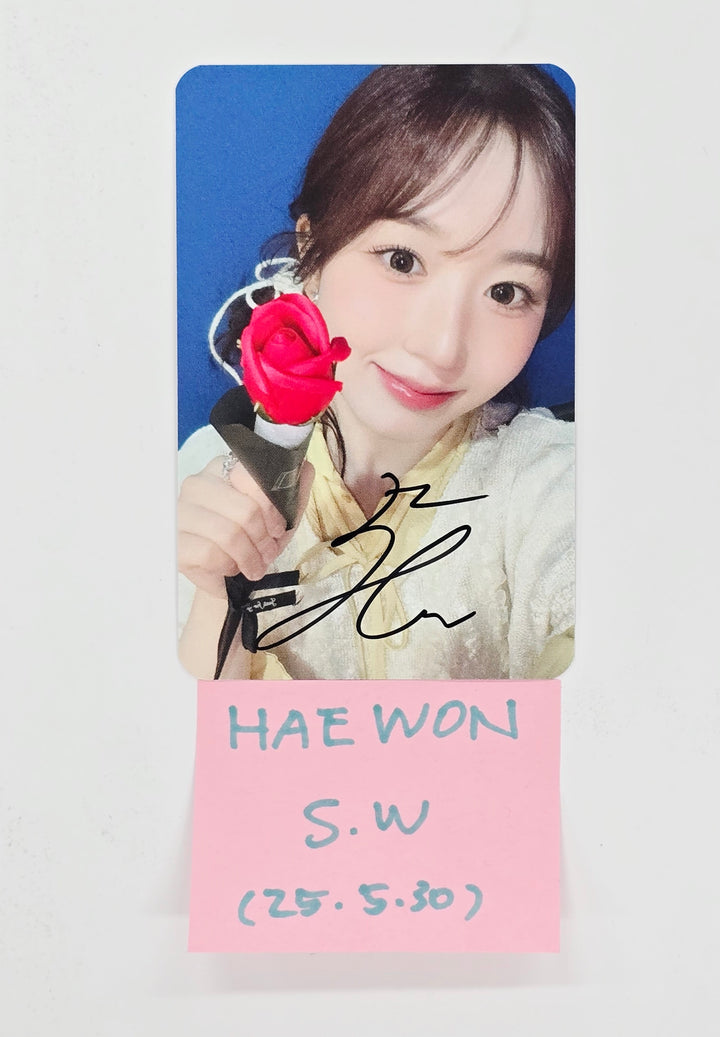 Haewon (Of NMIXX) "Fe3O4: FORWARD" - Hand Autographed(Signed) Photocard [25.5.30]