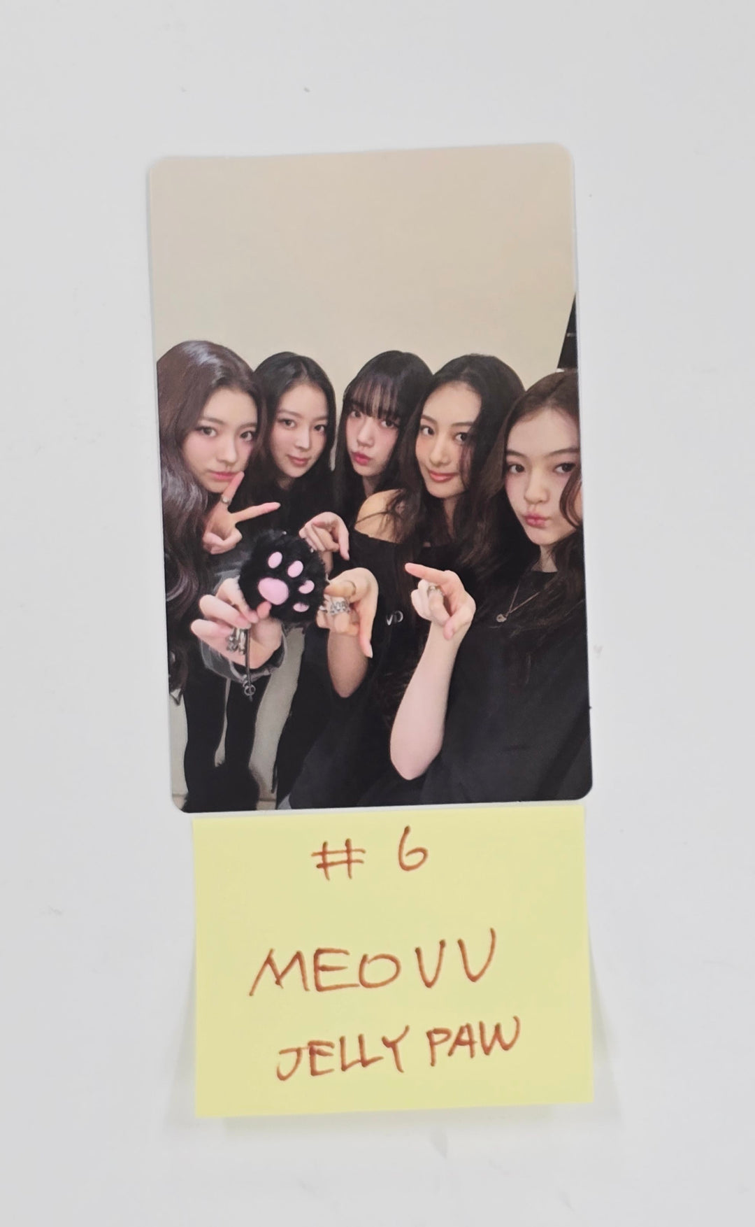 MEOVV "MY EYES OPEN VVIDE" -  Official Photocard, Vintage Photo [Jelly Paw Ver.] [25.5.30]