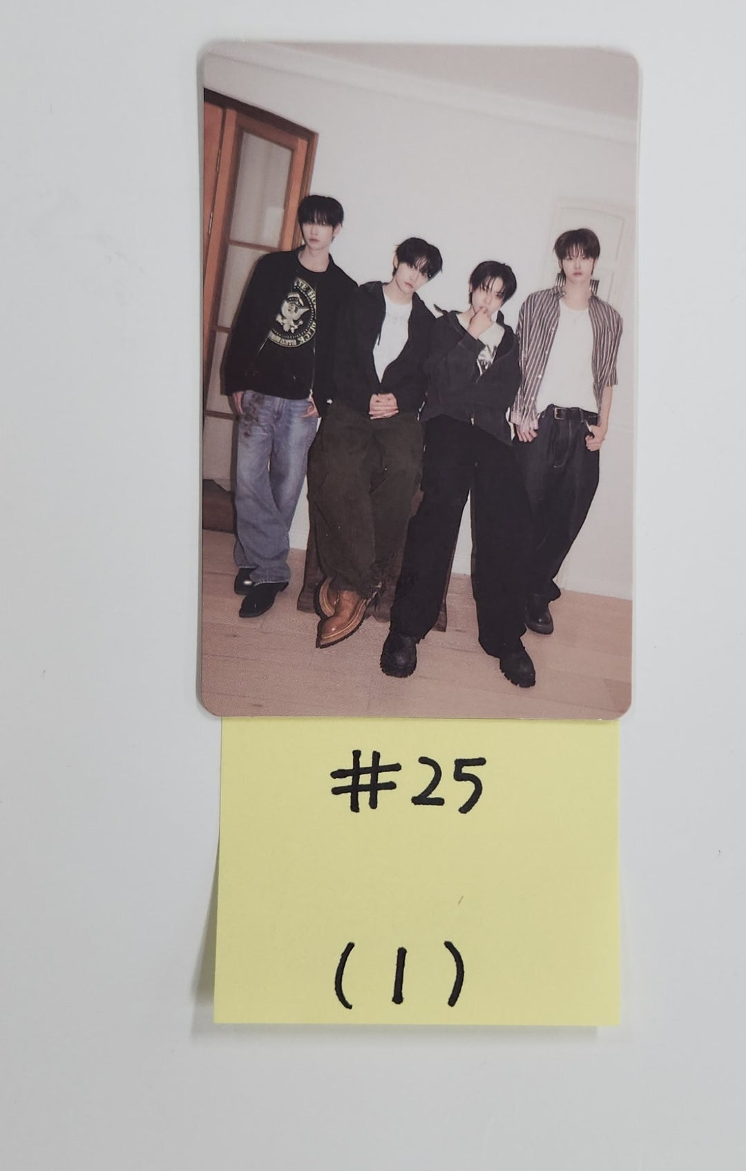 CLOSE YOUR EYES "CLOSER TO MY ARCHIVE" - Official Trading Photocard [25.6.5]