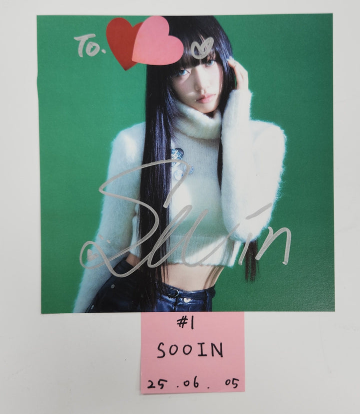 MEOVV "MY EYES OPEN VVIDE" -  A Cut Page From Fansign Event Album [25.6.5]