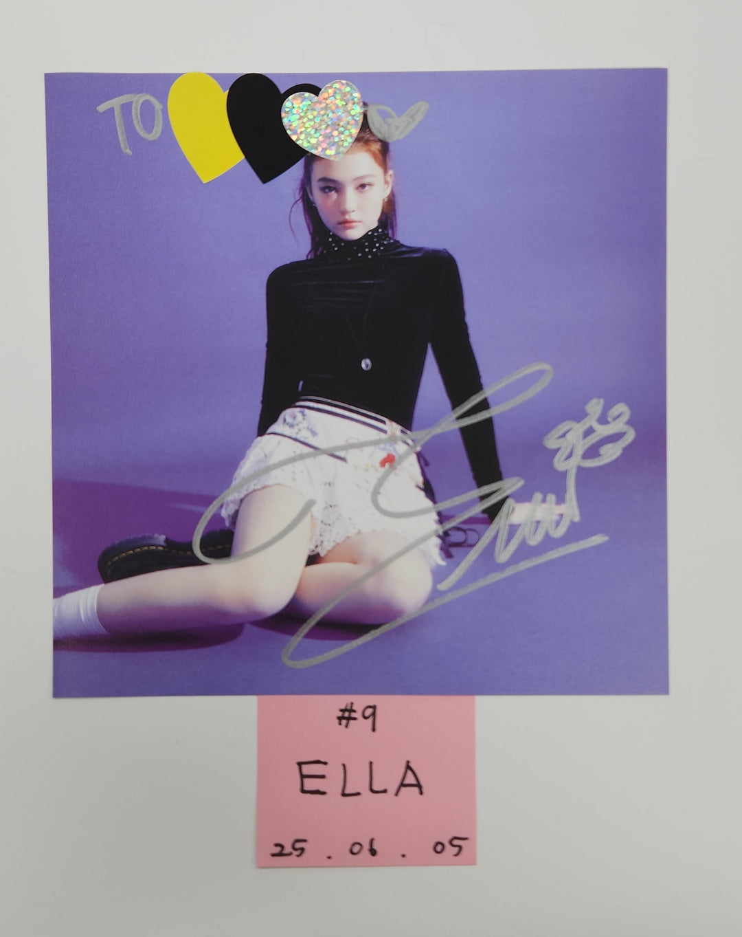MEOVV "MY EYES OPEN VVIDE" -  A Cut Page From Fansign Event Album [25.6.5]