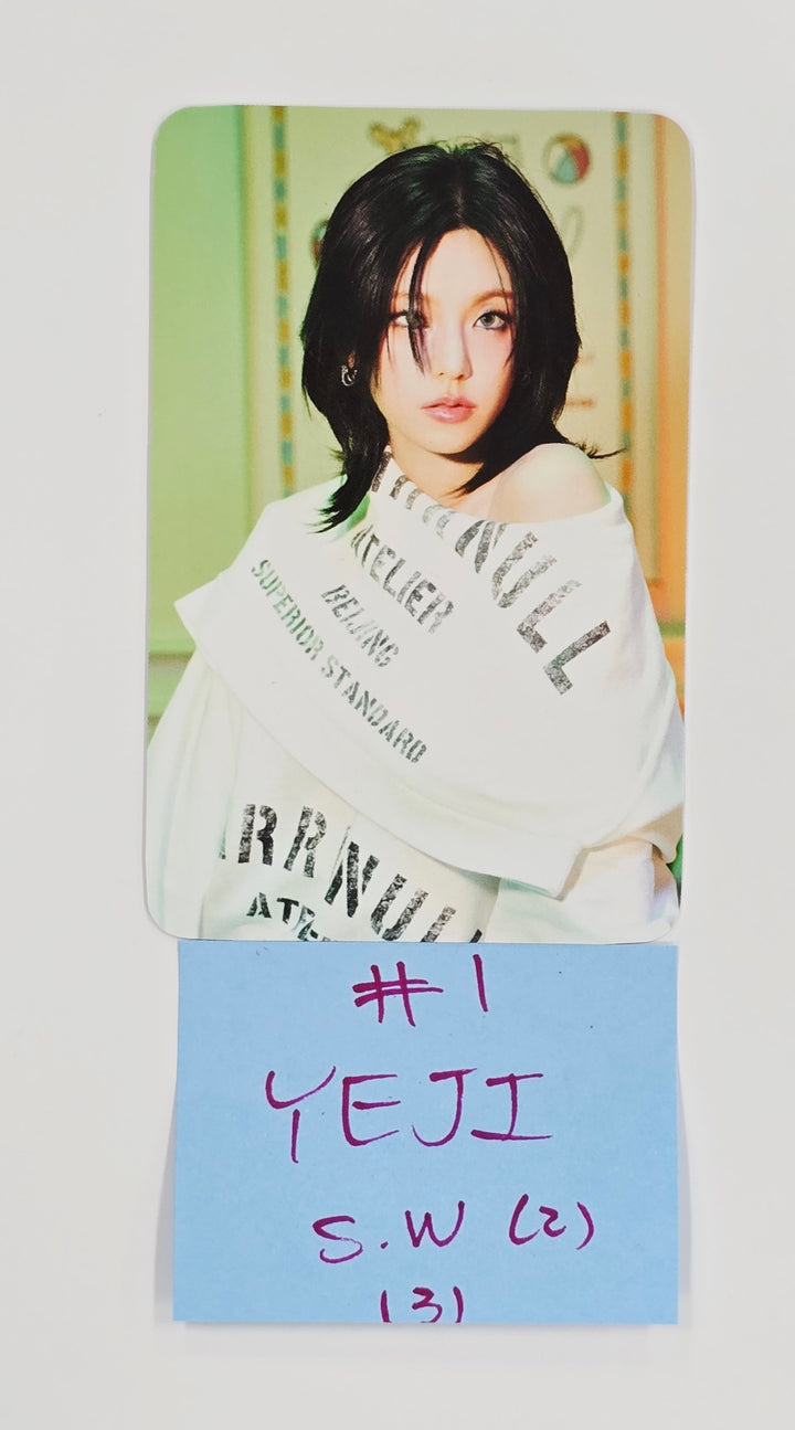 ITZY "Girls Will Be Girls" - Soundwave Pre-Order Benefit Photocard (2) [25.6.11]