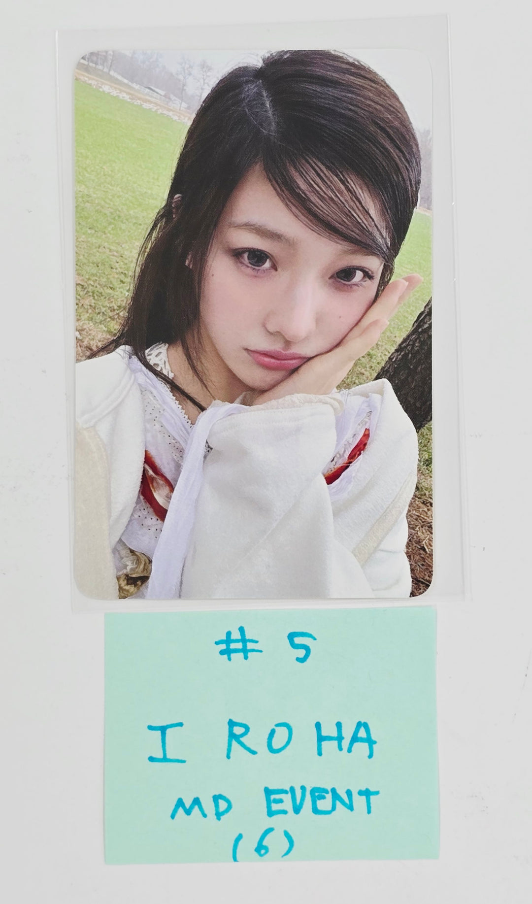 ILLIT "bomb" - Everline Pop-Up MD Event Photocard [25.6.17]
