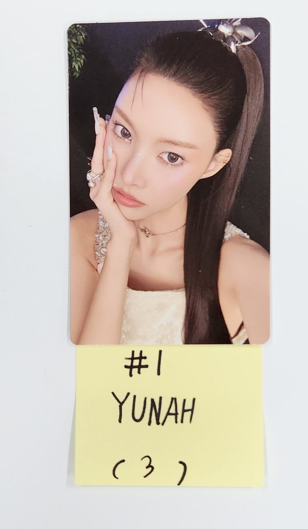 ILLIT "bomb" - Official Photocard [B] [25.6.18]