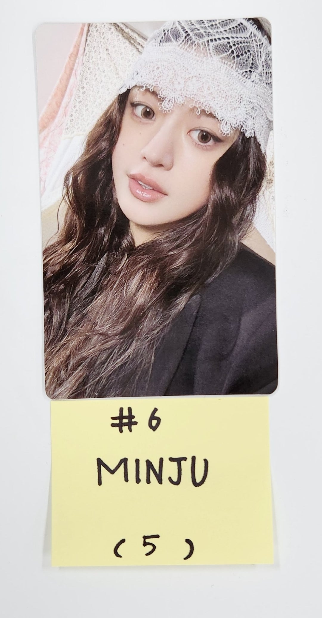 ILLIT "bomb" - Official Photocard [B] [25.6.18]