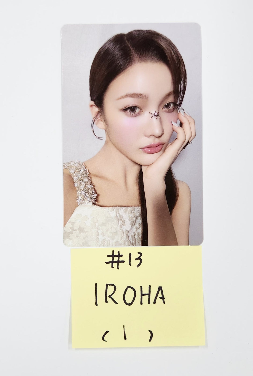 ILLIT "bomb" - Official Photocard [B] [25.6.18]