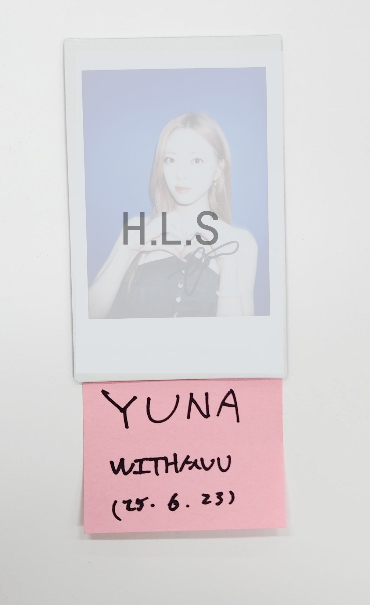 ITZY YUNA ユナ CHECKMATE直筆サイン入り ポストカード US