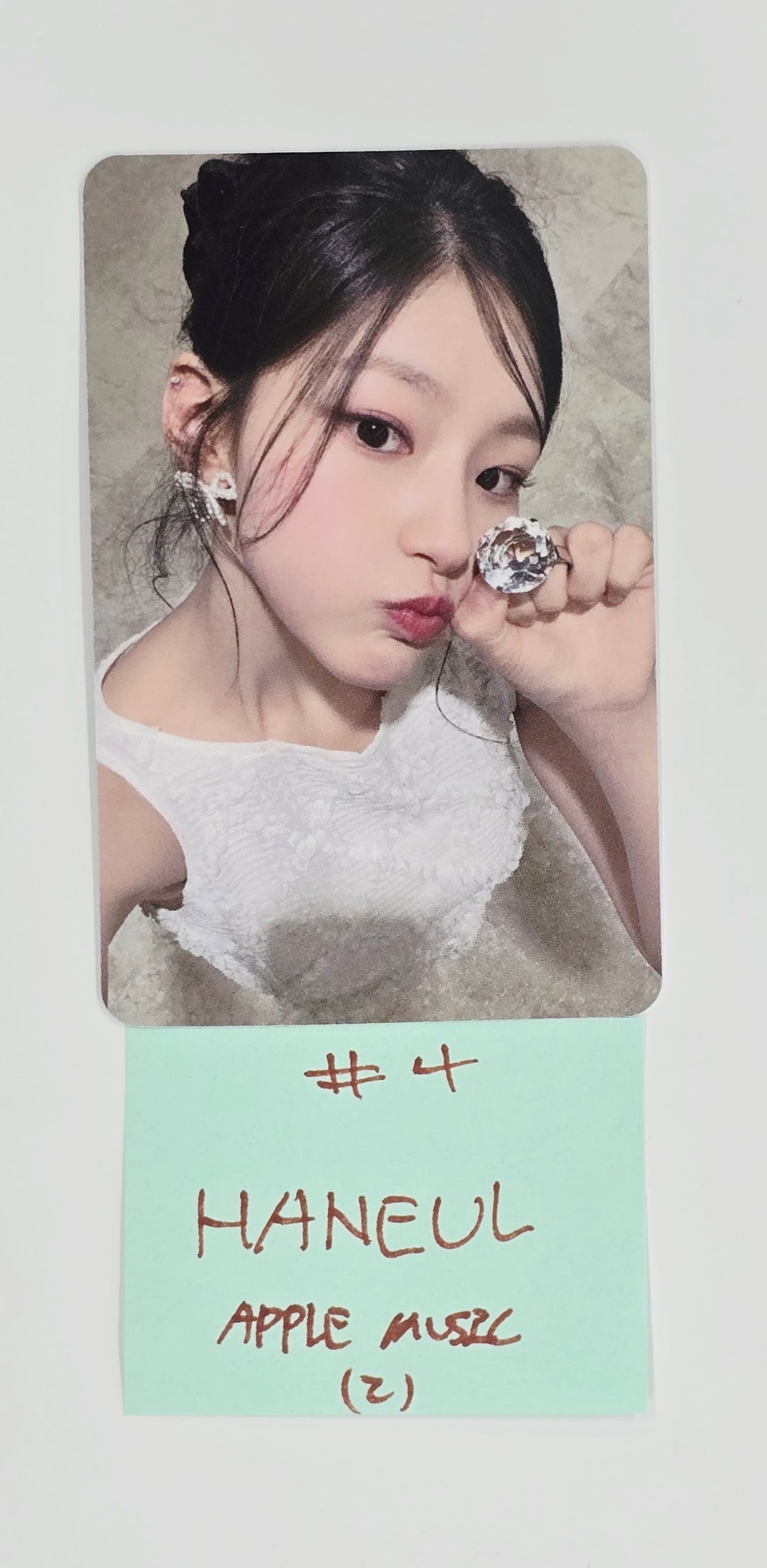 KISS OF LIFE "224" - Apple Music Pre-Order Benefit Photocard (2) [Digipack Ver.] [25.6.25]