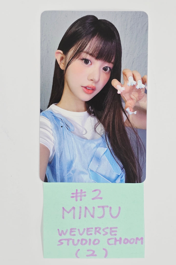 ILLIT "bomb" - Weverse Shop [Studio Choom] Pre-Order Benefit Photocard [Gllit Ver.] [25.6.25]