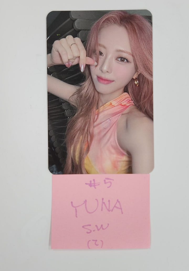 ITZY "Girls Will Be Girls" - Soundwave Special Gift (Pre-Order Benefit) Photocard [25.6.26]