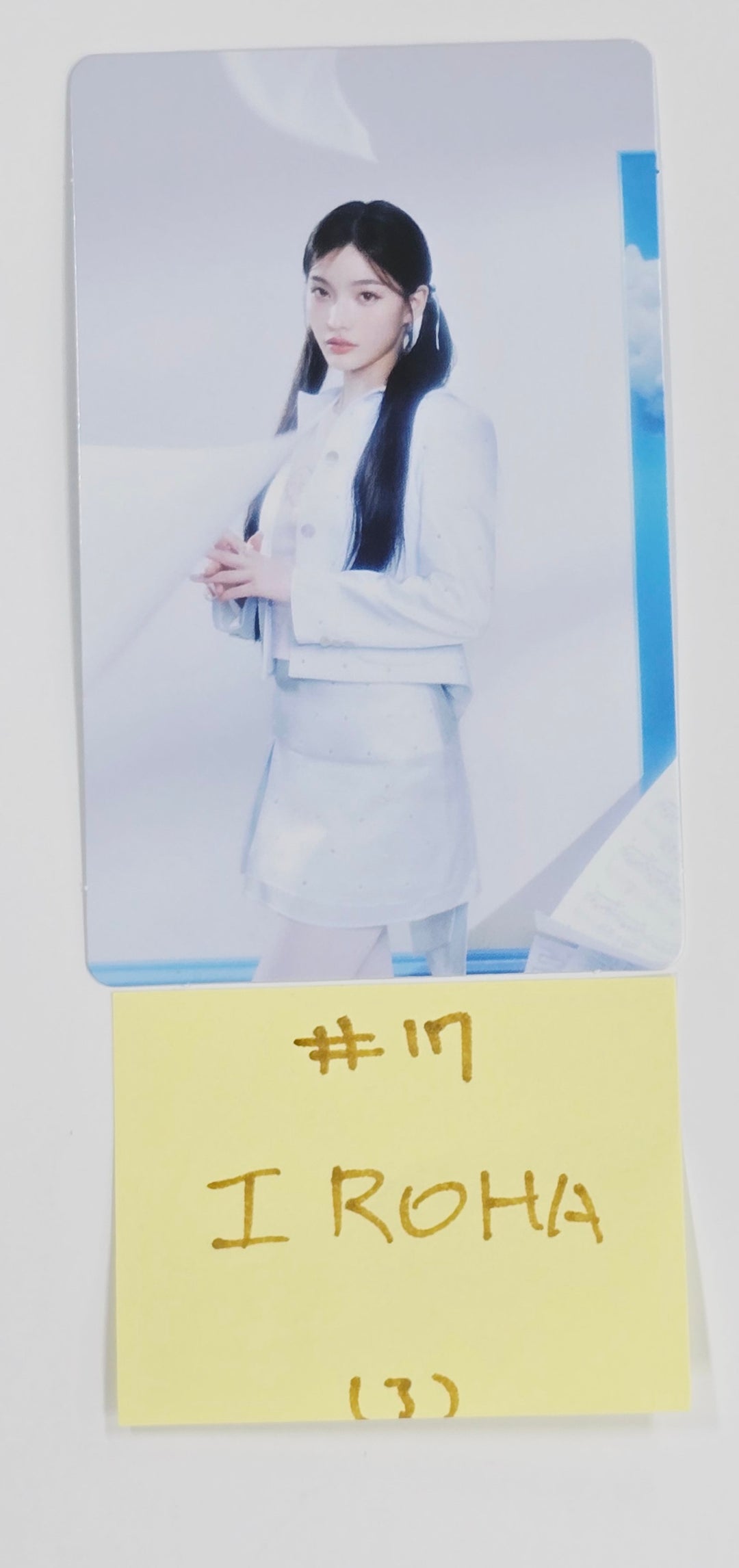 ILLIT "2025 ILLIT GLITTER DAY" - Official Trading Photocard [25.6.30]