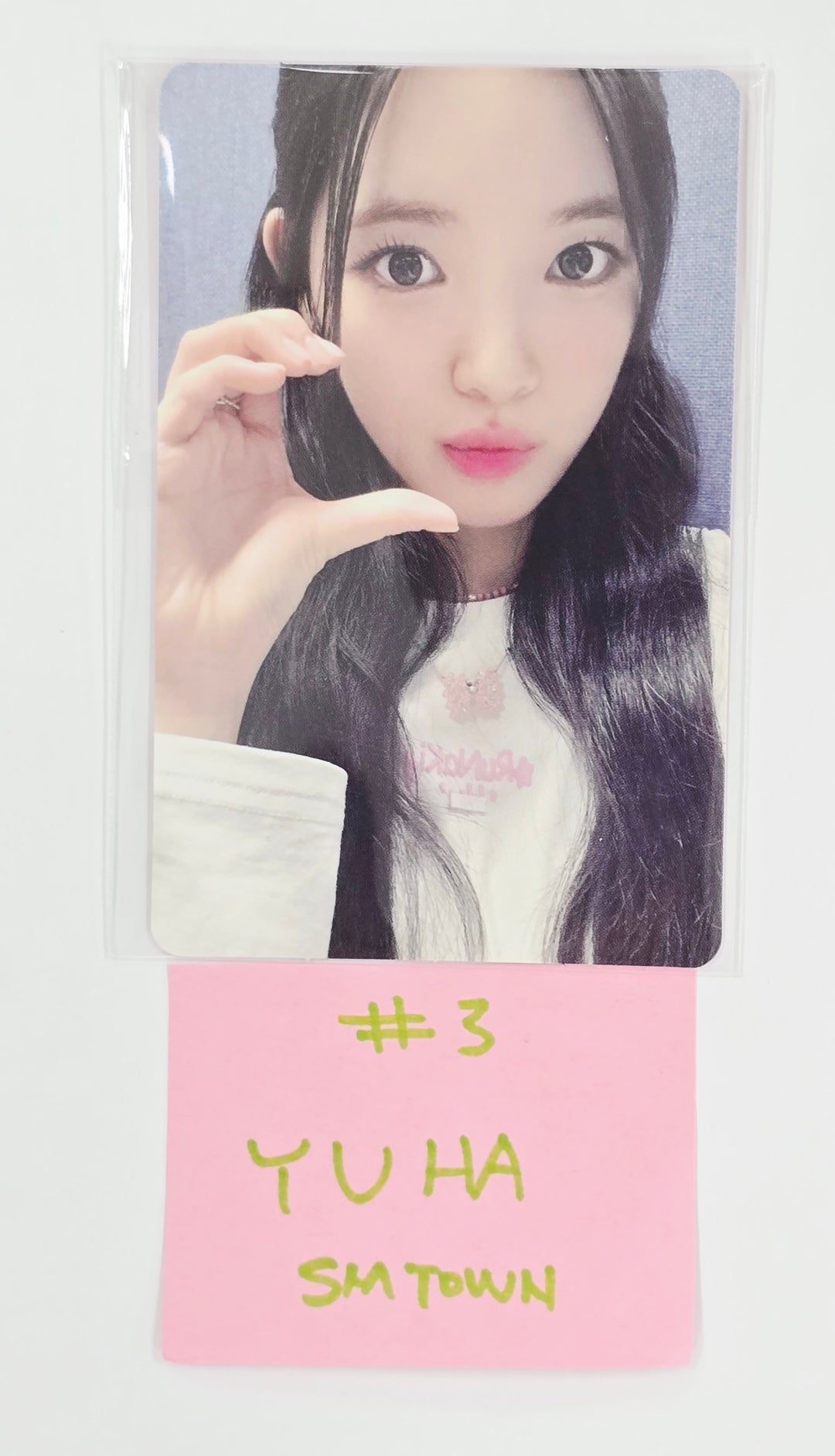 Hearts2Hearts "STYLE" - SM Town Gift Photocard [25.7.7]