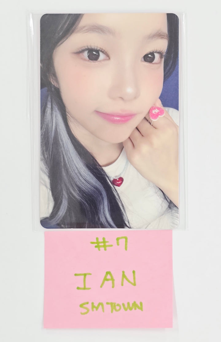 Hearts2Hearts "STYLE" - SM Town Gift Photocard [25.7.7]
