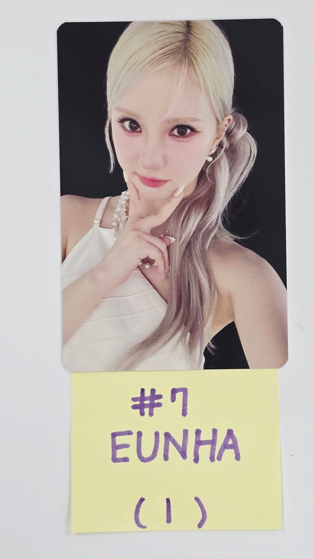 VIVIZ "New Legacy" 2025 World Tour - Official Trading Photocard [25.7.7]