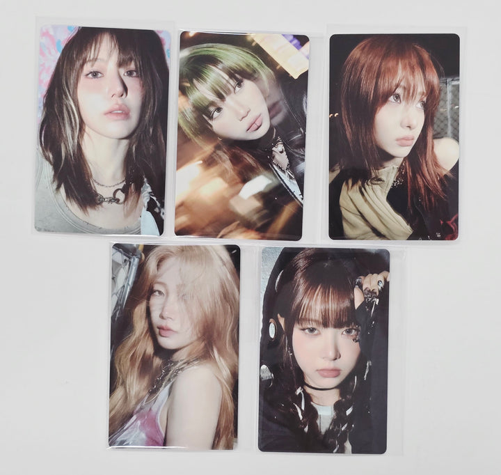 Le Sserafim 'DIFFERENT' JAPAN 4th Single - Weverse Shop Pre-Order Benefit Photocard [25.7.8]