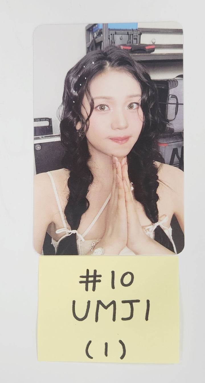 VIVIZ "A Montage of ( )" - Official Photocard [25.7.9]