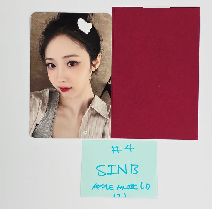 VIVIZ "A Montage of ( )" - Apple Music Lucky Draw Event Photocard [25.7.9]
