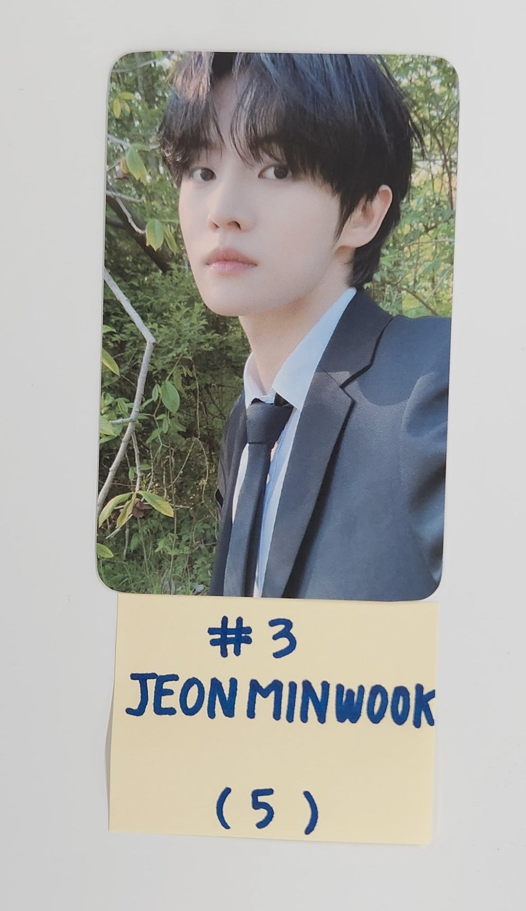 CLOSE YOUR EYES "Snowy Summer" - Official Trading Photocard [25.7.10]