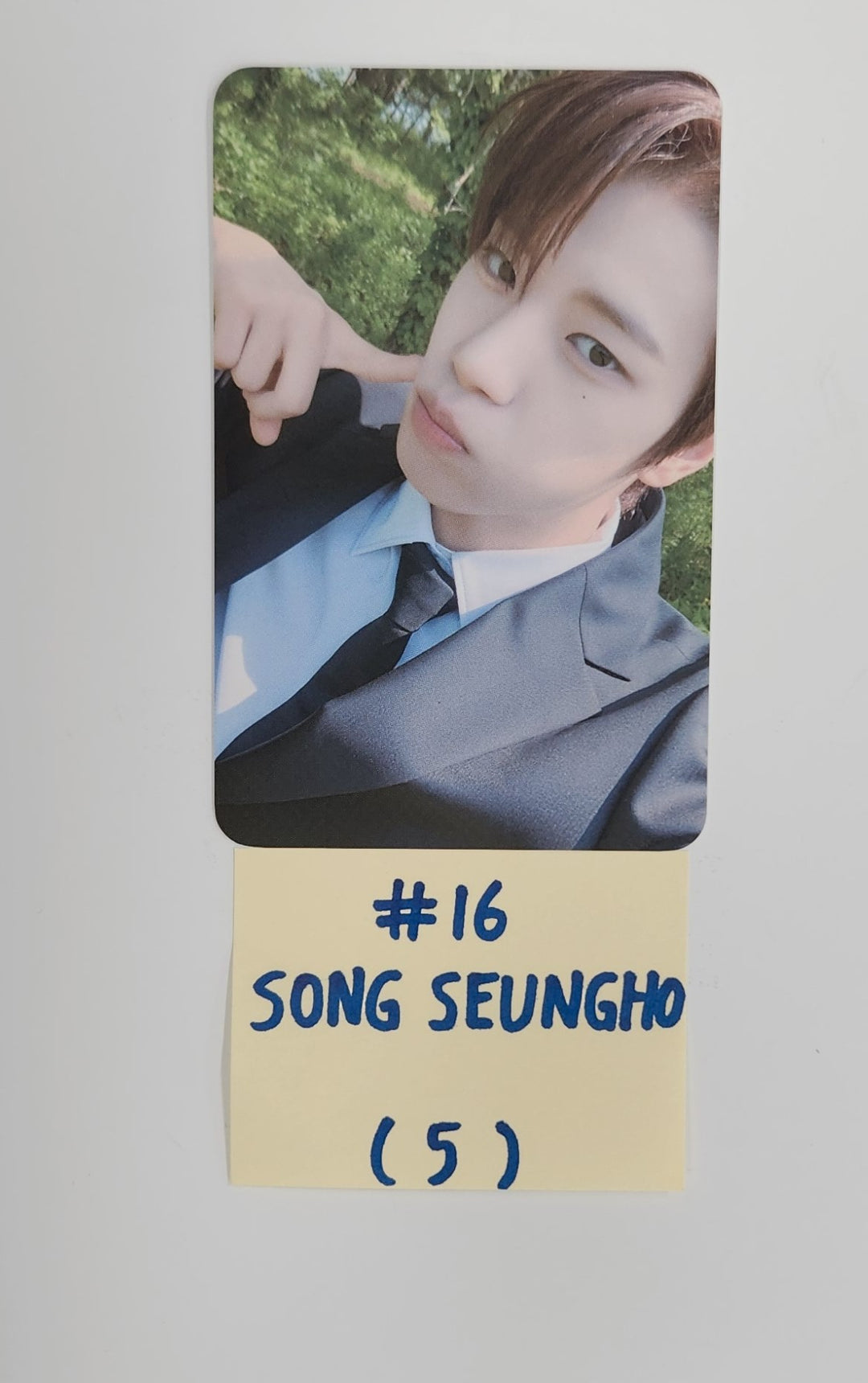 CLOSE YOUR EYES "Snowy Summer" - Official Trading Photocard [25.7.10]
