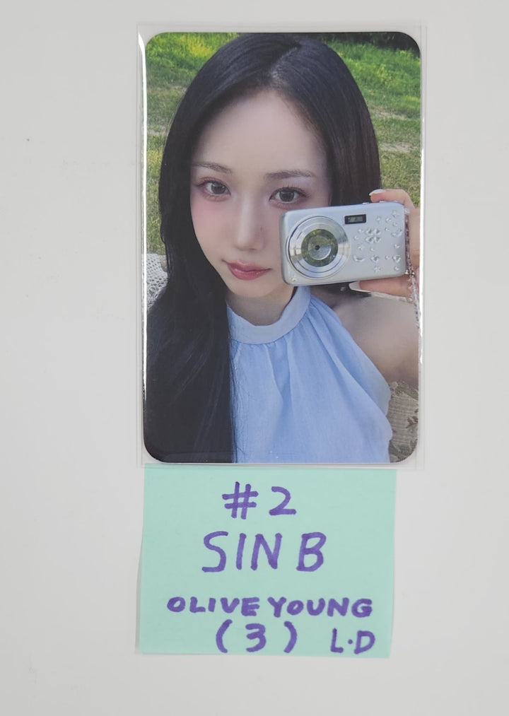 VIVIZ "A Montage of ( )" - Olive Young Lucky Draw Event Photocard [25.7.11]