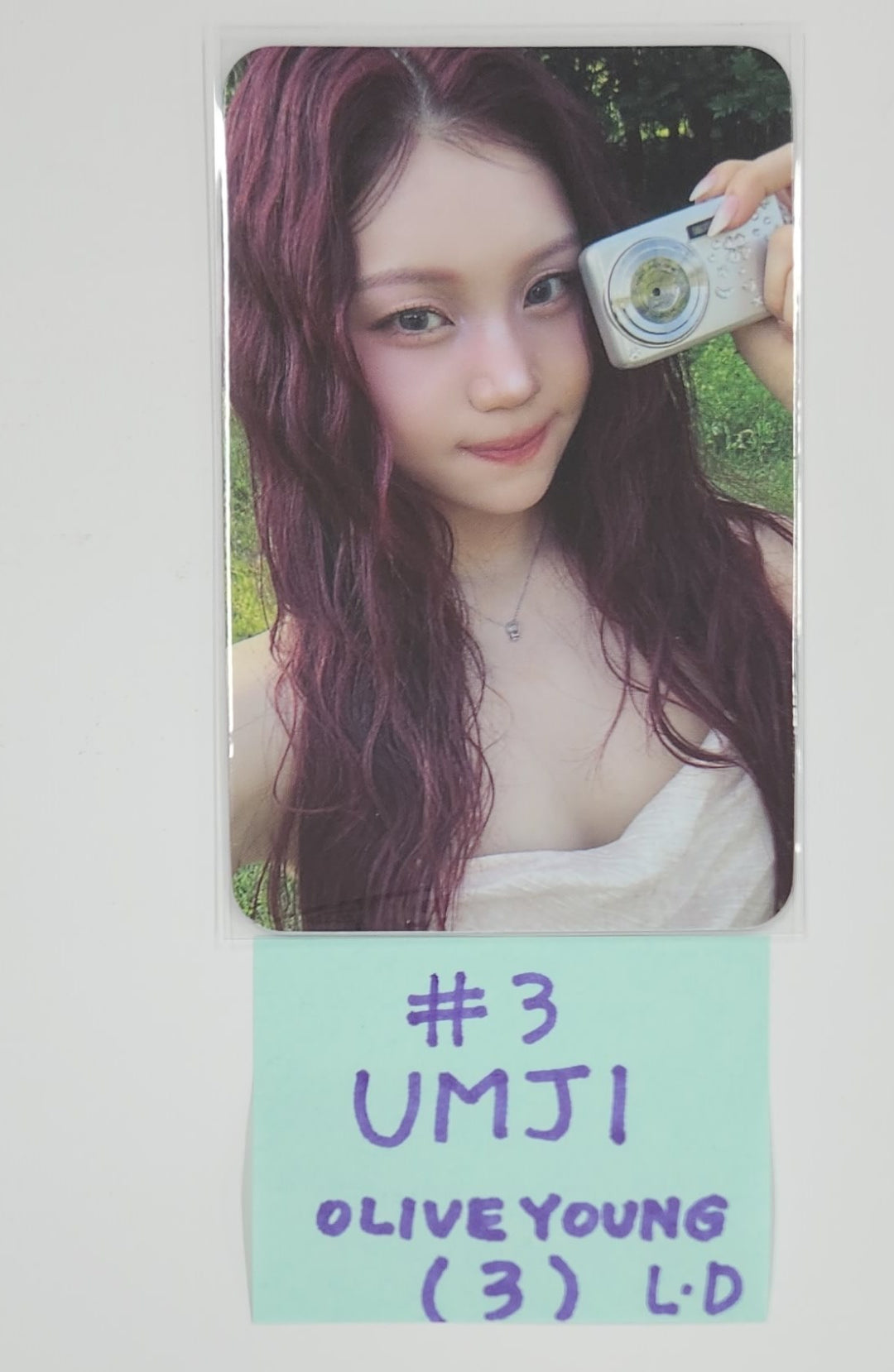 VIVIZ "A Montage of ( )" - Olive Young Lucky Draw Event Photocard [25.7.11]