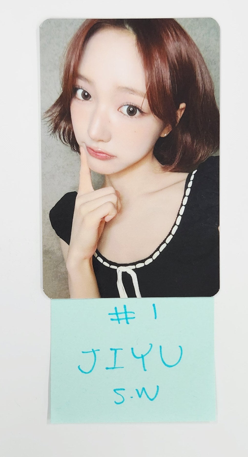 KiiiKiii "UNCUT GEM" - Soundwave Fansign Event Photocard Round 5 [DIGGING Ver.] [25.7.11]