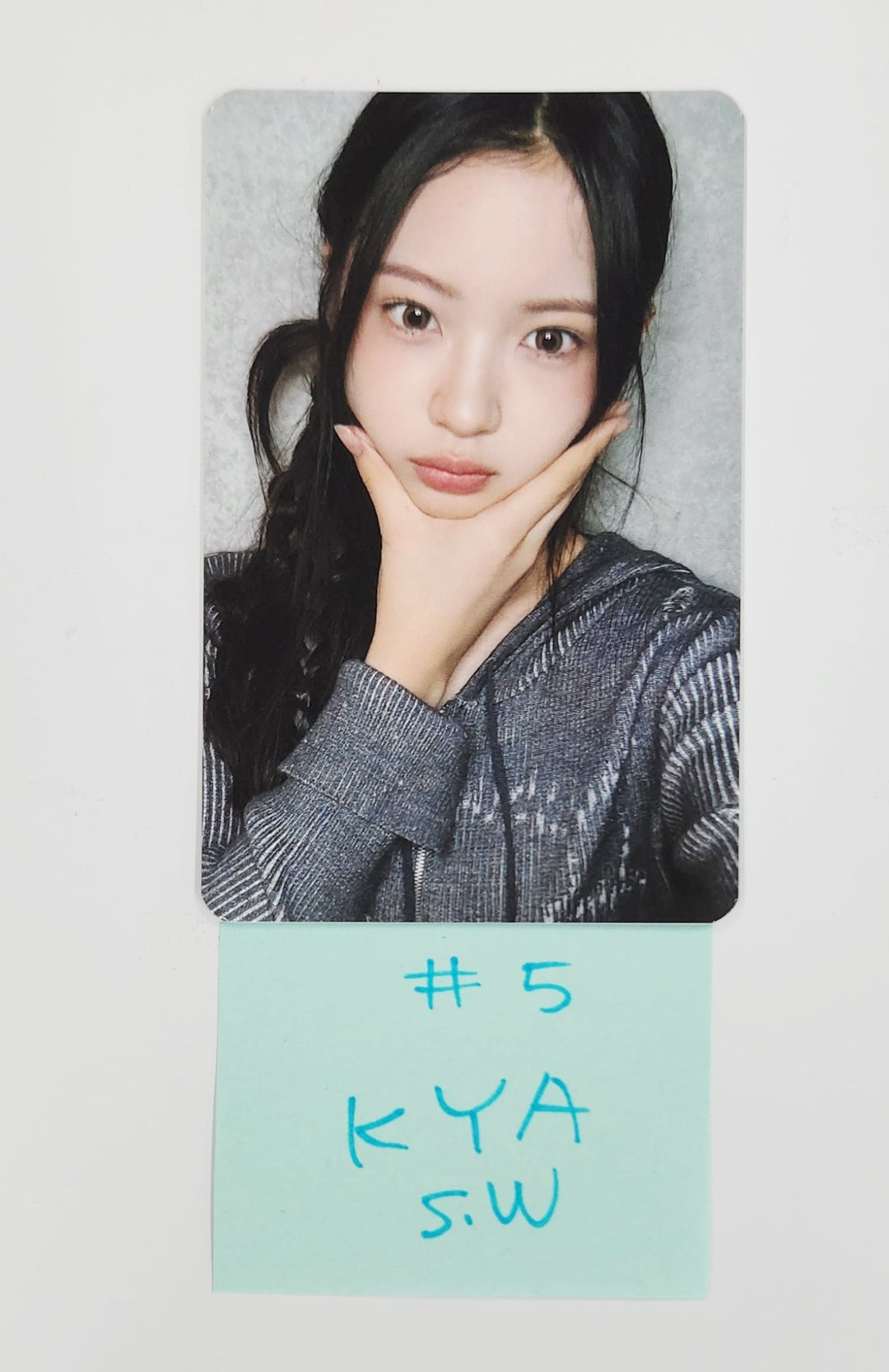KiiiKiii "UNCUT GEM" - Soundwave Fansign Event Photocard Round 5 [DIGGING Ver.] [25.7.11]