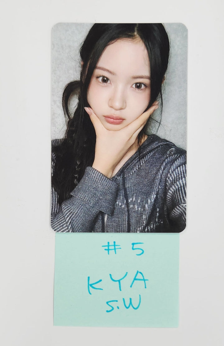 KiiiKiii "UNCUT GEM" - Soundwave Fansign Event Photocard Round 5 [DIGGING Ver.] [25.7.11]